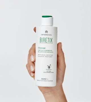 Gel limpiador purificante para piel grasa acneica